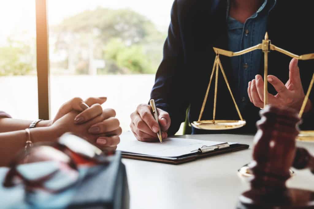 Court Applications vs. Mediation: A Less Stressful Path with EH Mediation Dorset